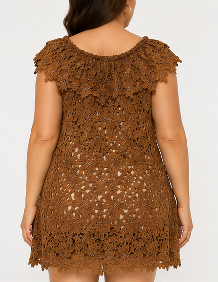 Vestido de Encaje Floral – Color Camel