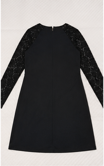 Vestido Negro con Mangas de Encaje