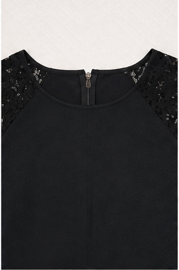 Vestido Negro con Mangas de Encaje