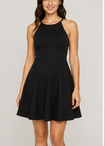 Vestido Negro Halter de Falda Acampanada