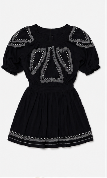 Vestido Corto Bordado – Color Negro